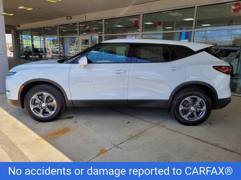 new 2025 Chevrolet Blazer car, priced at $34,095