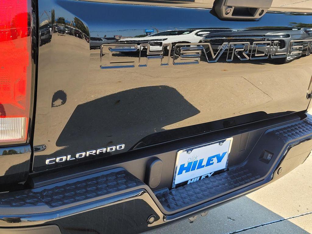 new 2026 Chevrolet Colorado car, priced at $32,185