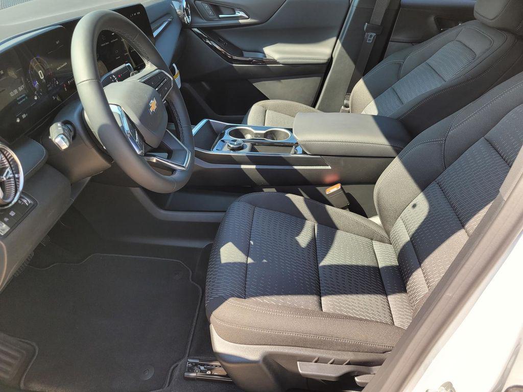 new 2026 Chevrolet Equinox car, priced at $26,495