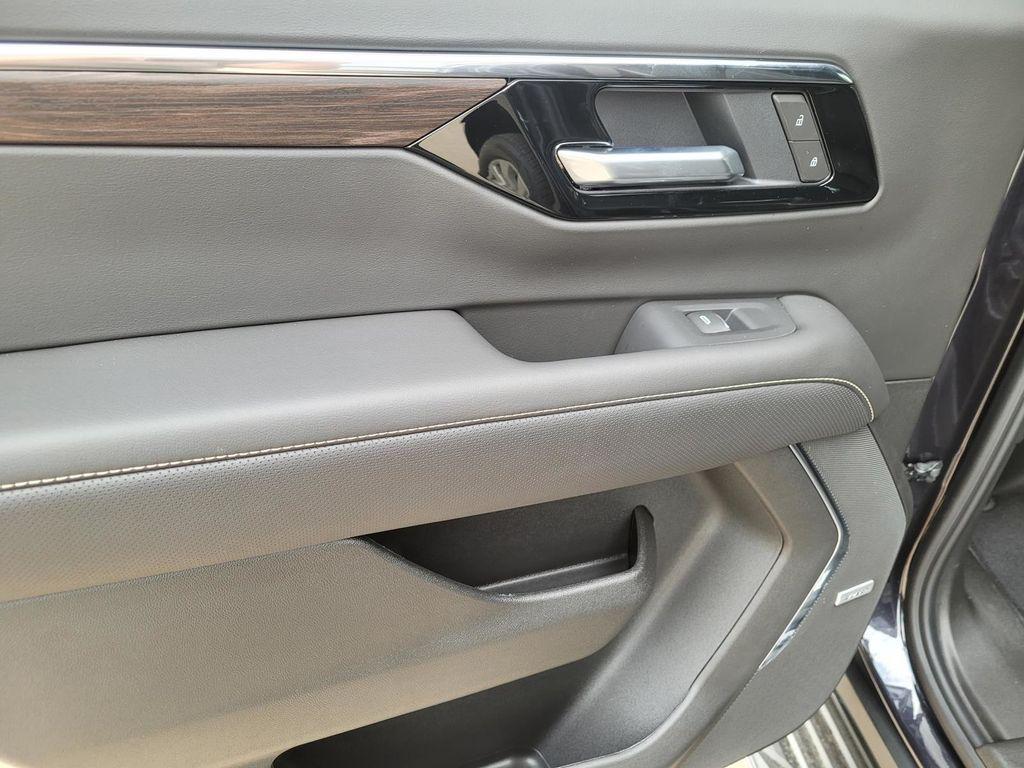 new 2025 Chevrolet Tahoe car, priced at $70,820