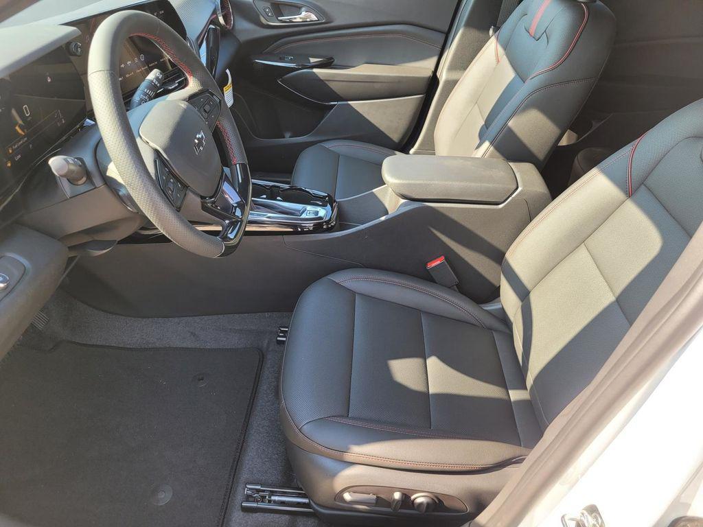 new 2025 Chevrolet Trax car, priced at $22,395