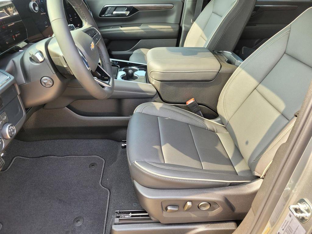 new 2025 Chevrolet Suburban car, priced at $69,495