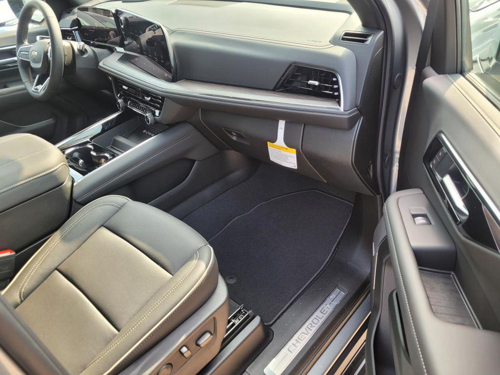 new 2025 Chevrolet Suburban car, priced at $69,495