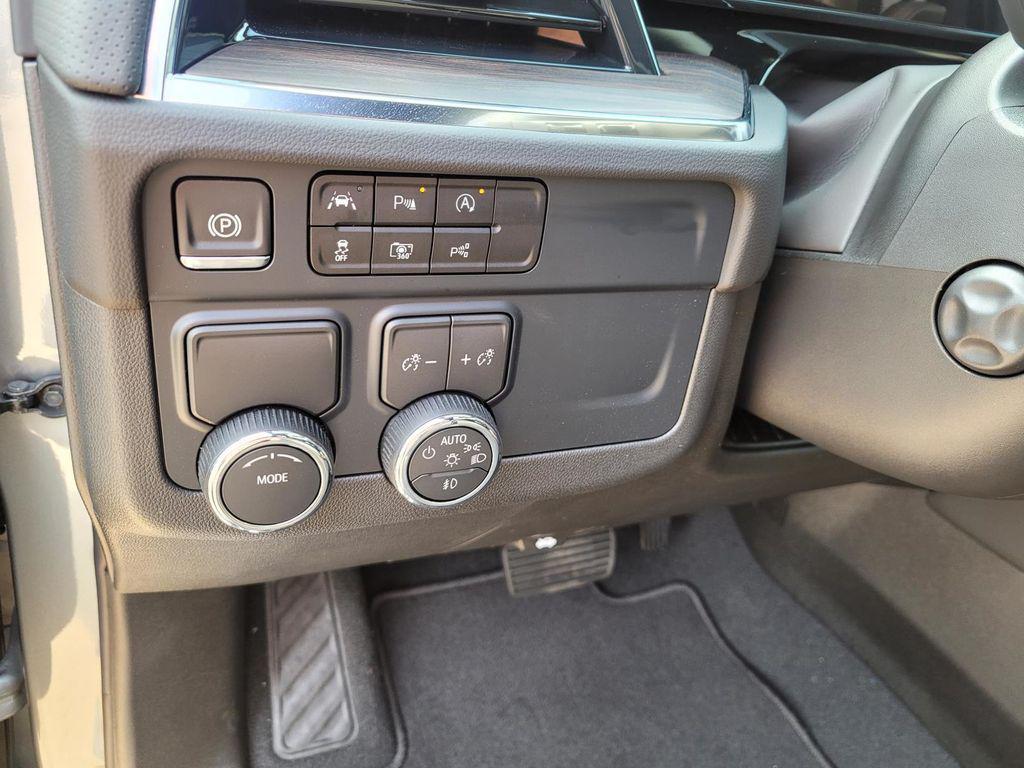 new 2025 Chevrolet Suburban car, priced at $69,495