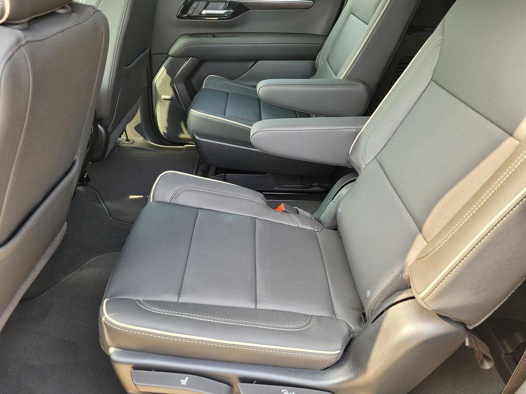 new 2025 Chevrolet Suburban car, priced at $69,495