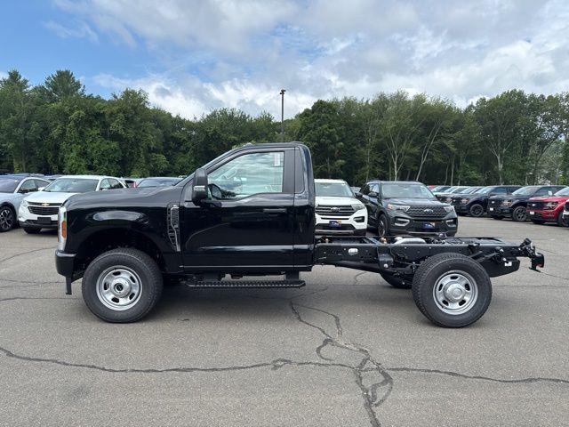 new 2025 Ford F-350 car, priced at $56,152