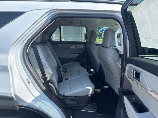 new 2025 Ford Explorer car, priced at $45,987