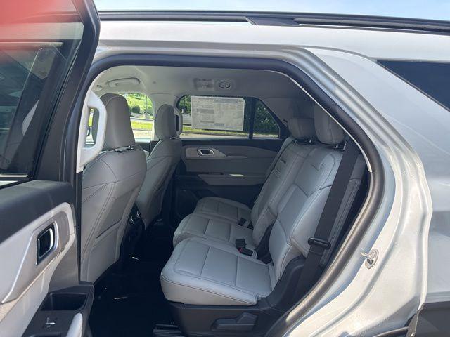new 2025 Ford Explorer car, priced at $45,987