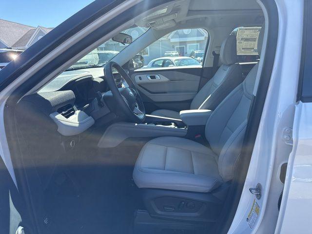 new 2025 Ford Explorer car, priced at $49,392