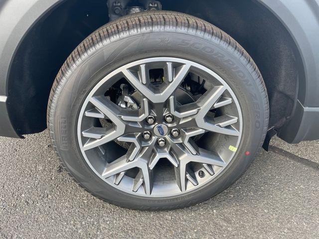 new 2025 Ford Explorer car