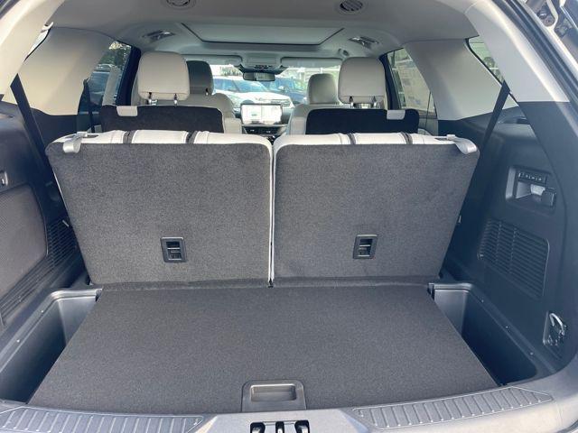 new 2025 Ford Explorer car