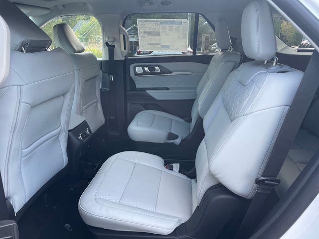 new 2025 Ford Explorer car