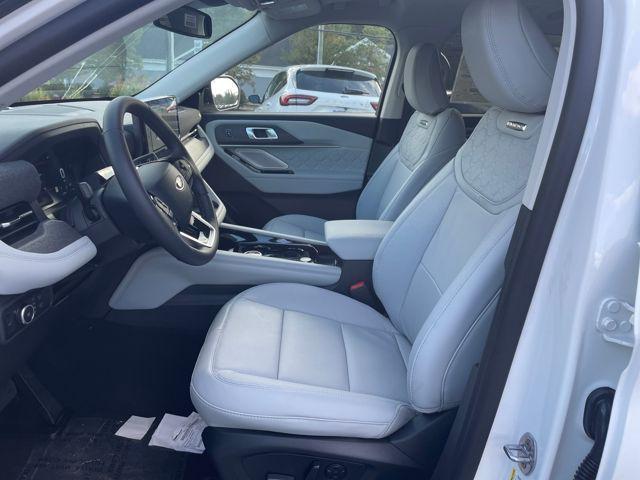 new 2025 Ford Explorer car