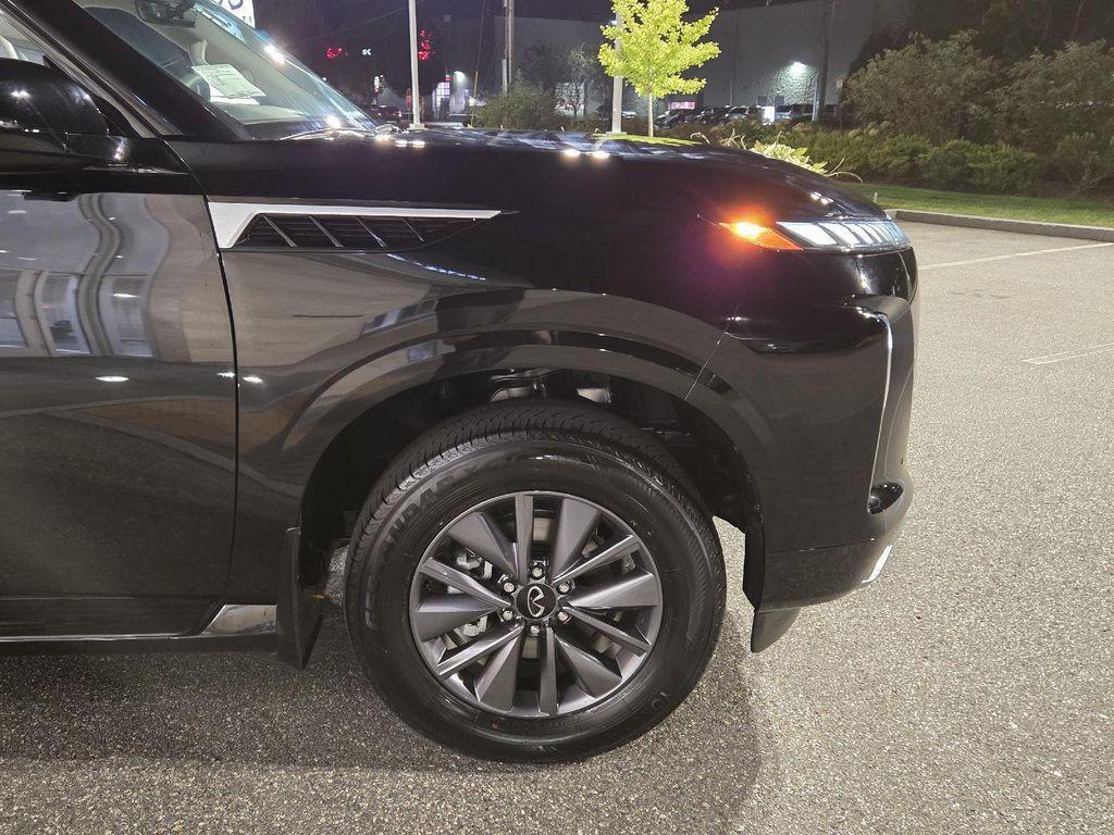 new 2026 INFINITI QX80 car, priced at $86,608