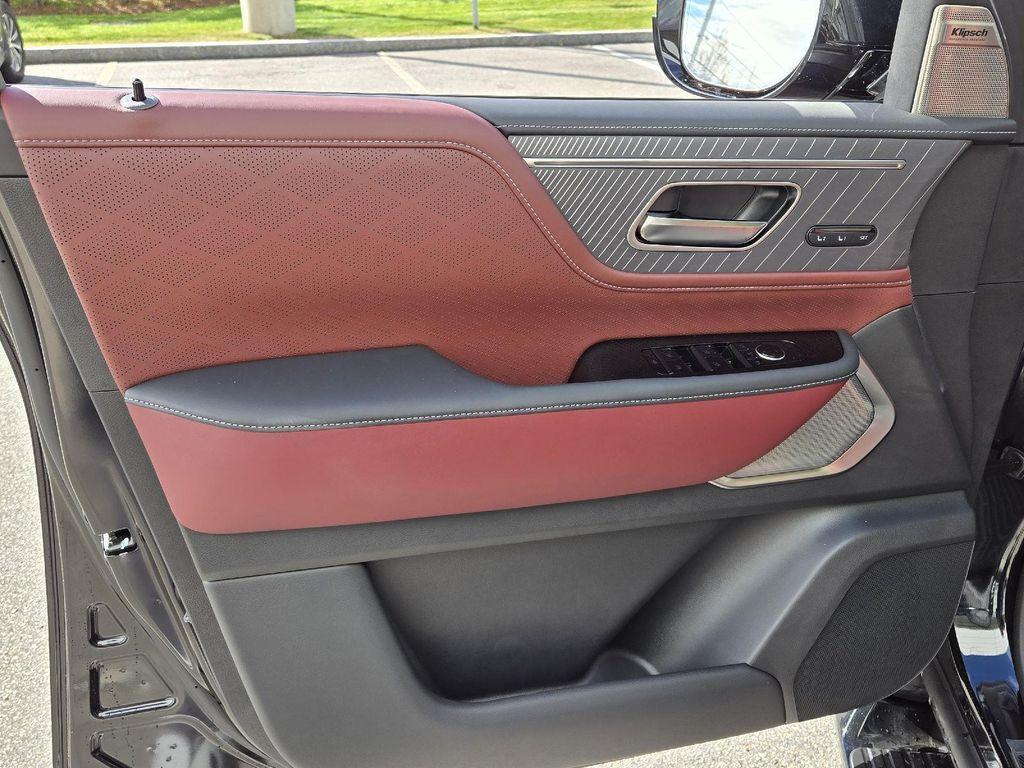 new 2026 INFINITI QX80 car, priced at $111,316