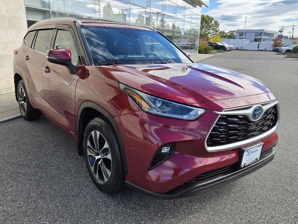 used 2021 Toyota Highlander Hybrid car, priced at $28,477