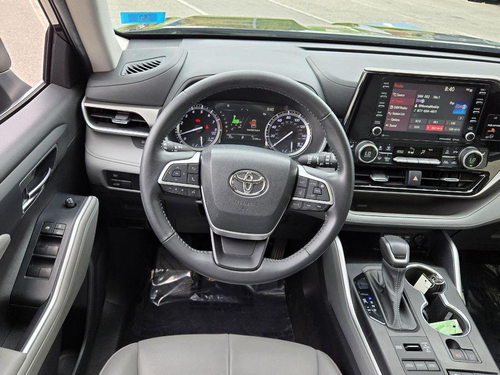used 2022 Toyota Highlander car, priced at $33,977