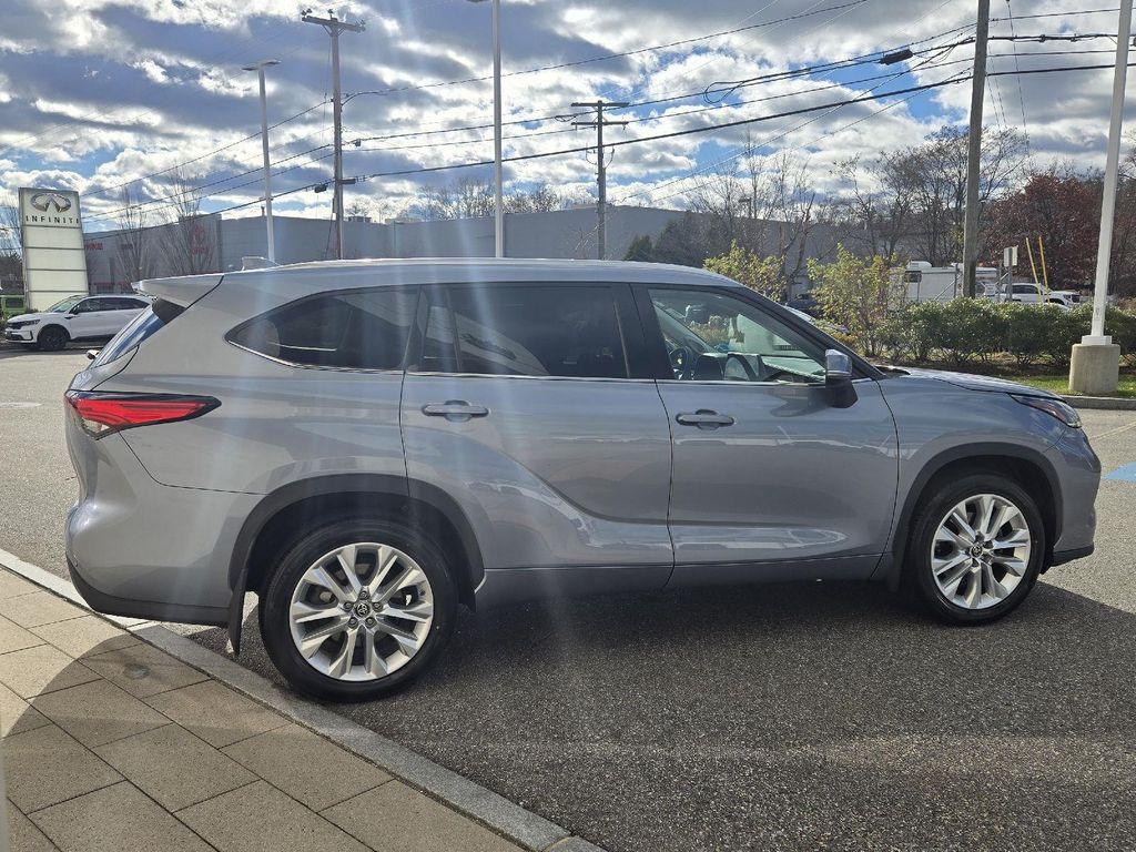 used 2021 Toyota Highlander car, priced at $29,220