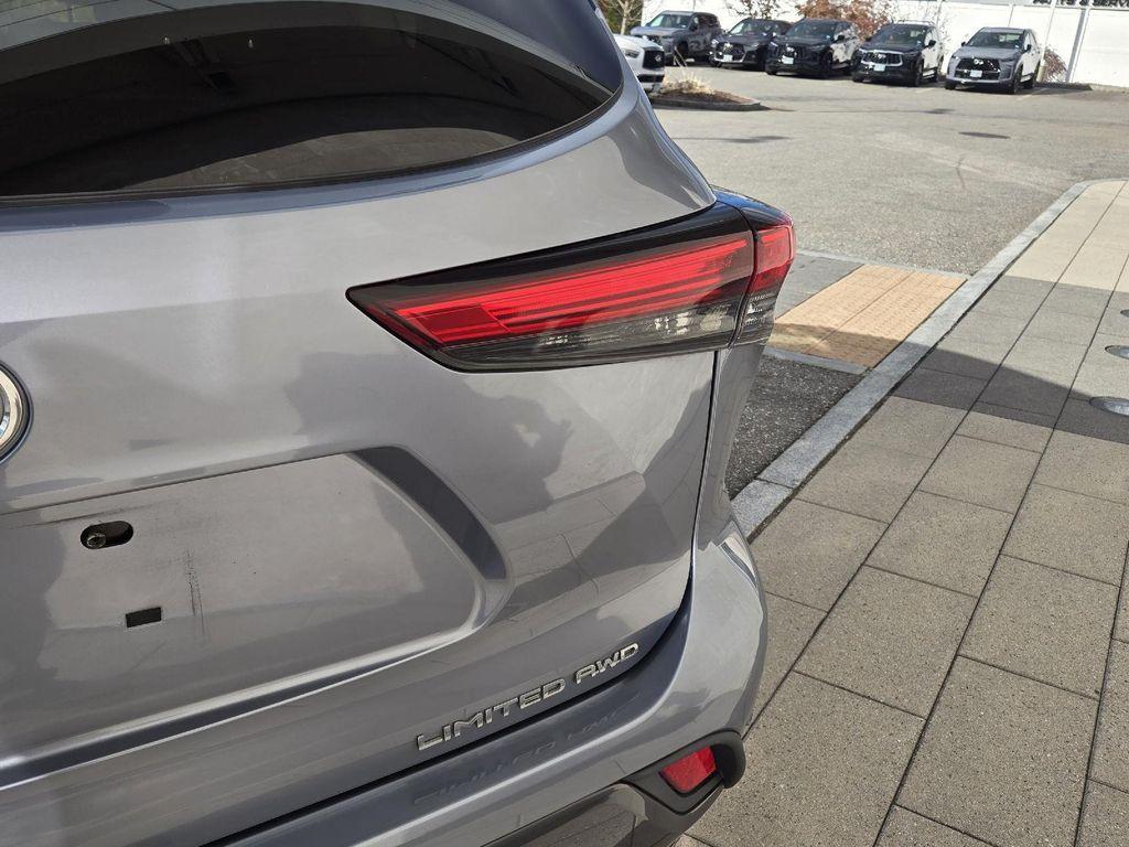 used 2021 Toyota Highlander car, priced at $29,220