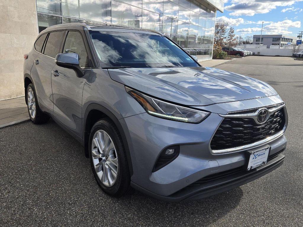used 2021 Toyota Highlander car, priced at $29,220