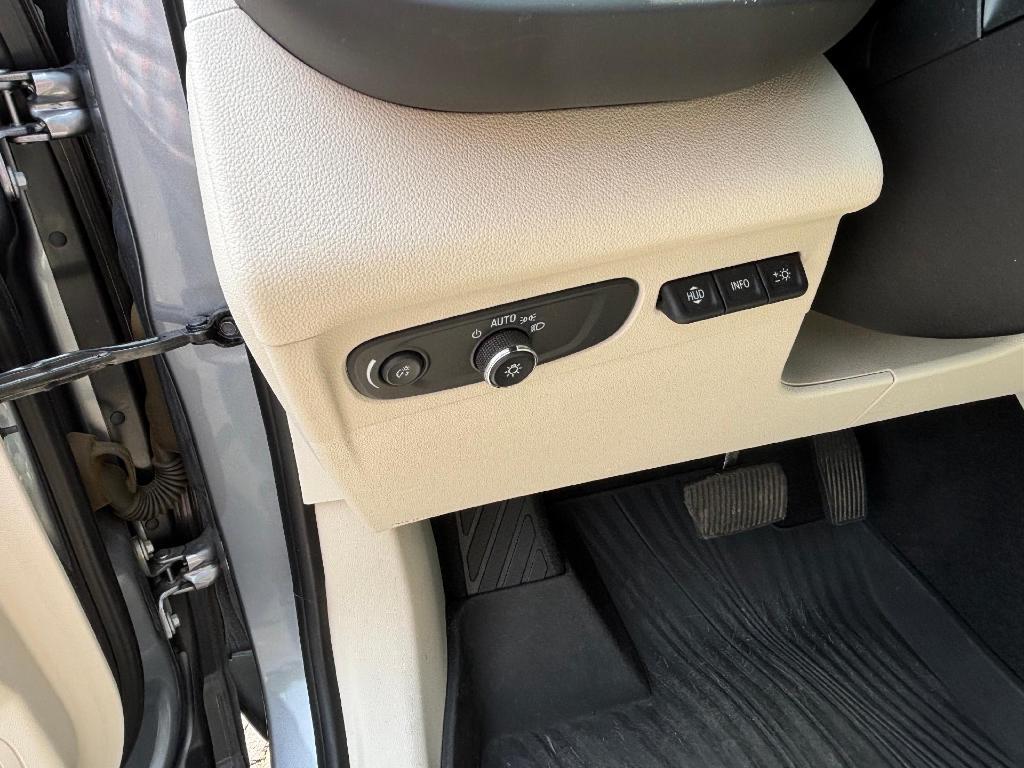 used 2022 Buick Envision car, priced at $33,990