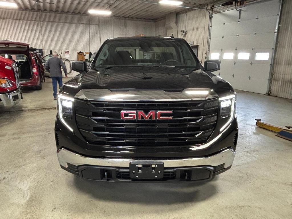 new 2025 GMC Sierra 1500 car, priced at $43,015