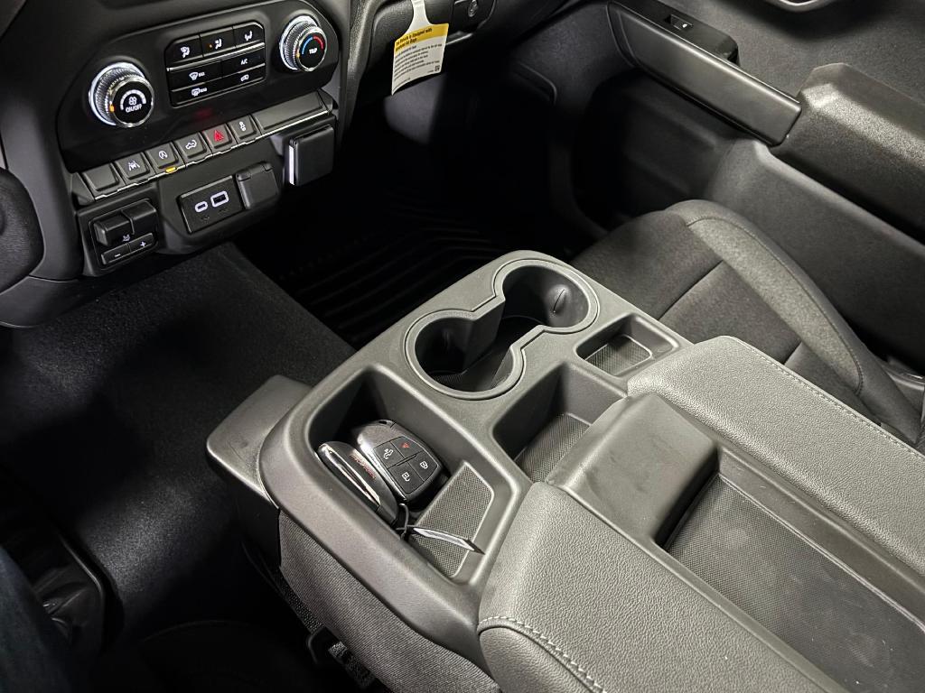 new 2025 GMC Sierra 1500 car, priced at $43,015