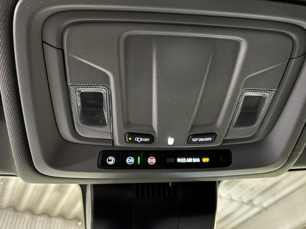 new 2025 GMC Sierra 1500 car, priced at $43,015