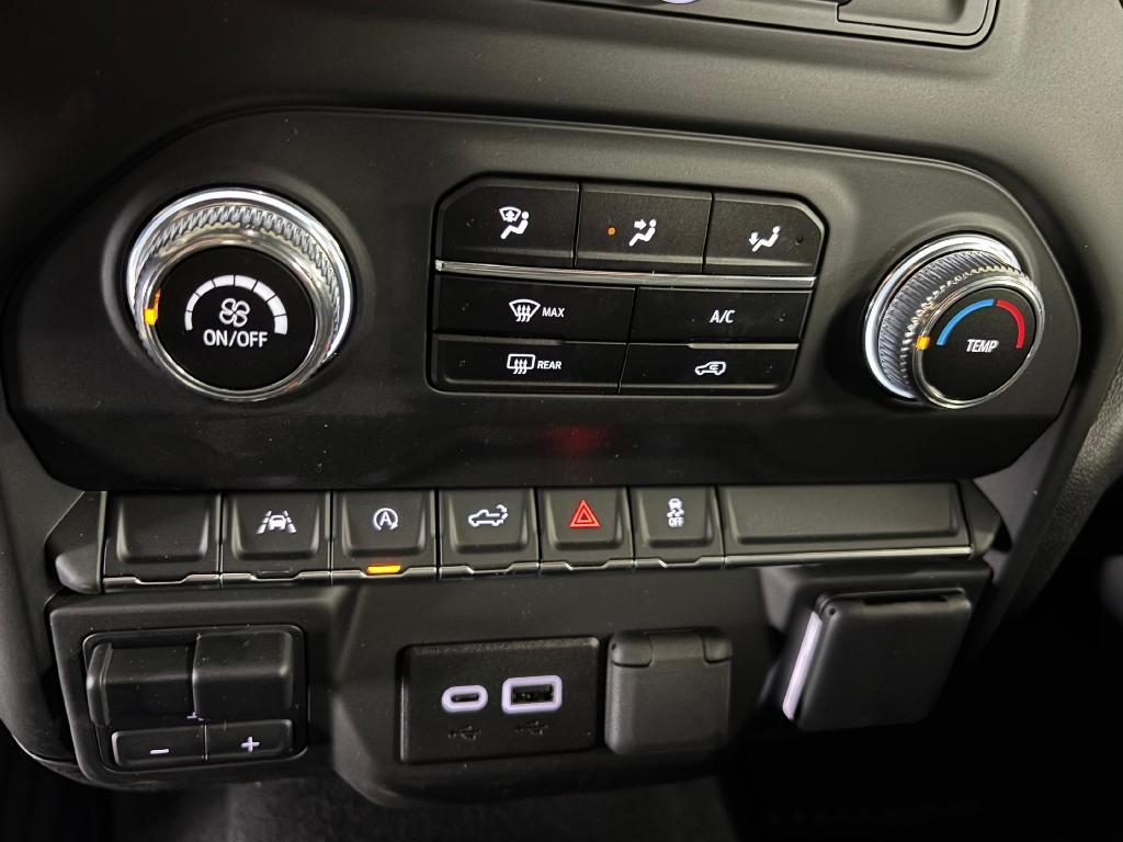new 2025 GMC Sierra 1500 car, priced at $43,015