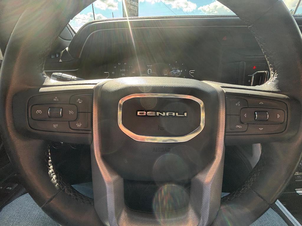 used 2023 GMC Yukon XL car, priced at $69,990