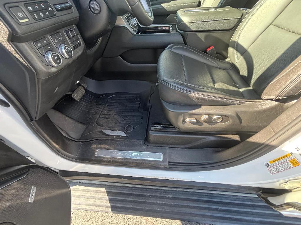 used 2023 GMC Yukon XL car, priced at $69,990