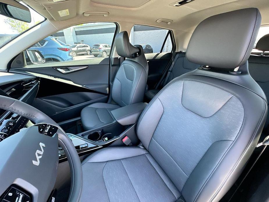 new 2024 Kia Niro Plug-In Hybrid car, priced at $42,385