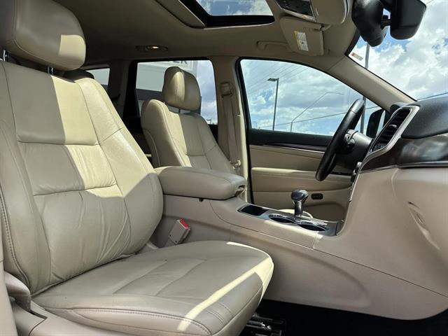 used 2015 Jeep Grand Cherokee car, priced at $13,330