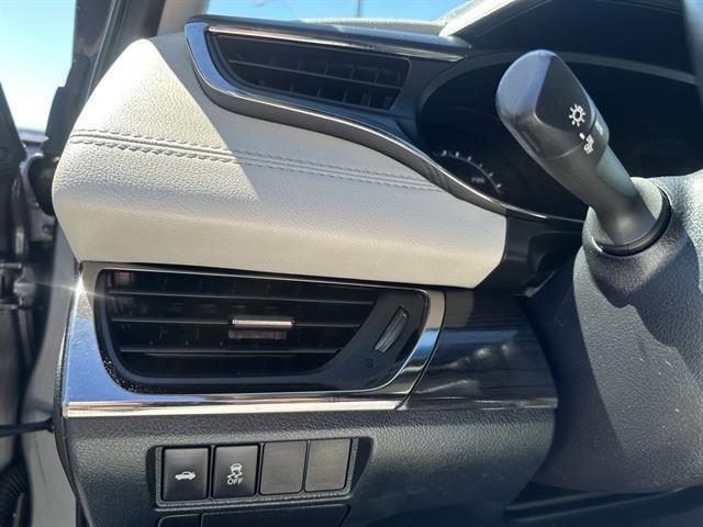 used 2015 Toyota Avalon Hybrid car, priced at $13,650