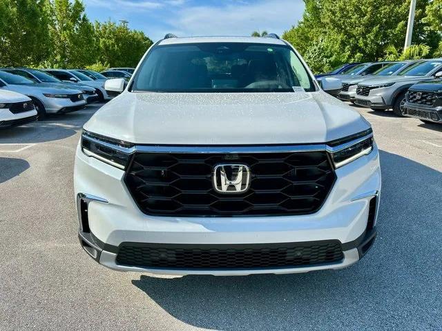 new 2025 Honda Pilot car, priced at $50,549