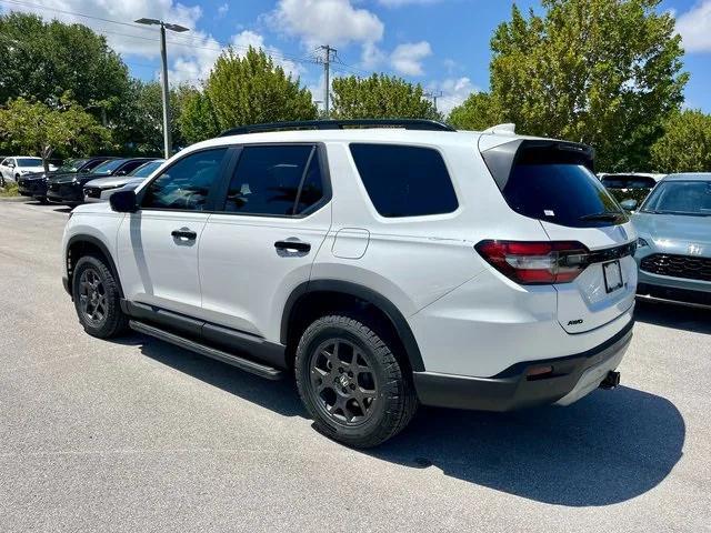 new 2025 Honda Pilot car, priced at $48,701