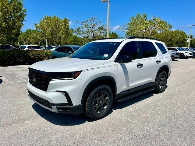 new 2025 Honda Pilot car, priced at $48,701