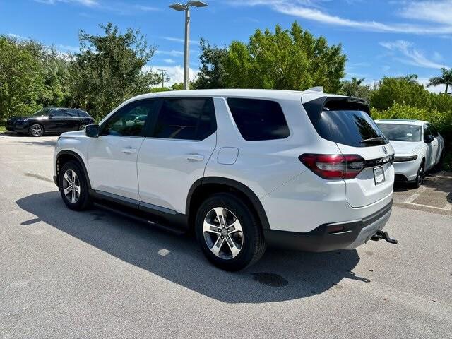 new 2025 Honda Pilot car, priced at $45,594