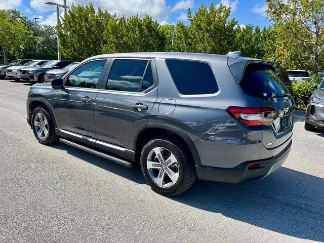 new 2025 Honda Pilot car, priced at $44,381