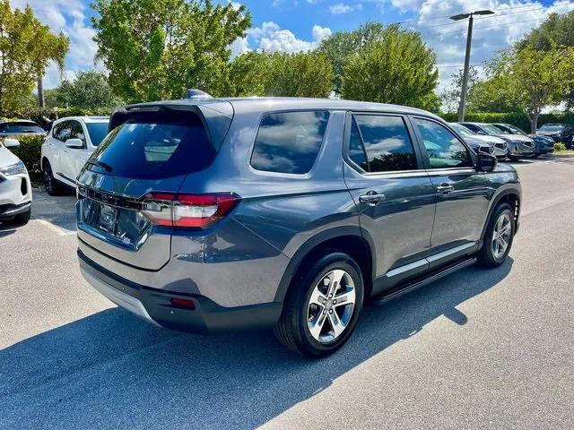 new 2025 Honda Pilot car, priced at $44,381