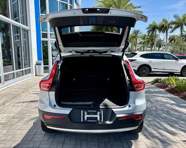 used 2021 Volvo XC40 car, priced at $22,990