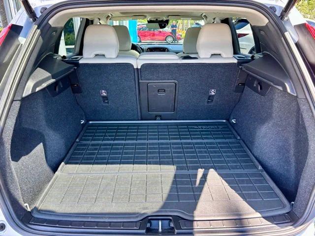 used 2021 Volvo XC40 car, priced at $22,990