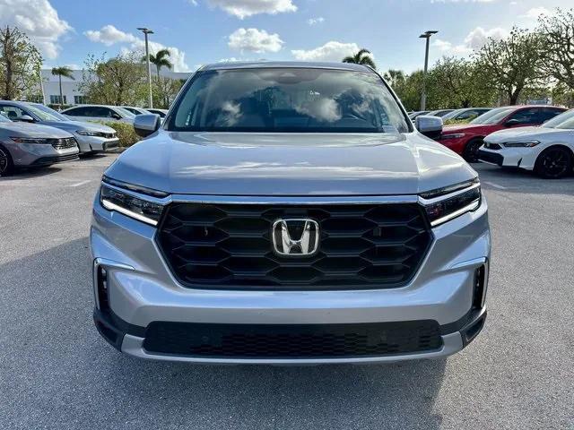 new 2025 Honda Pilot car, priced at $45,023