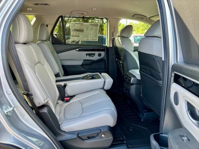 new 2025 Honda Pilot car, priced at $45,023