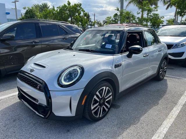 used 2022 MINI Hardtop car, priced at $26,000