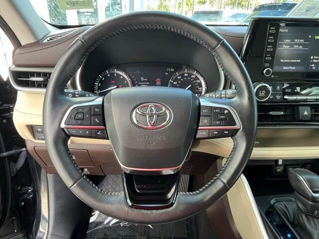 used 2021 Toyota Highlander car, priced at $30,931