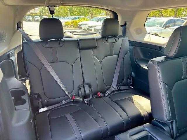 new 2025 Honda Pilot car, priced at $47,817