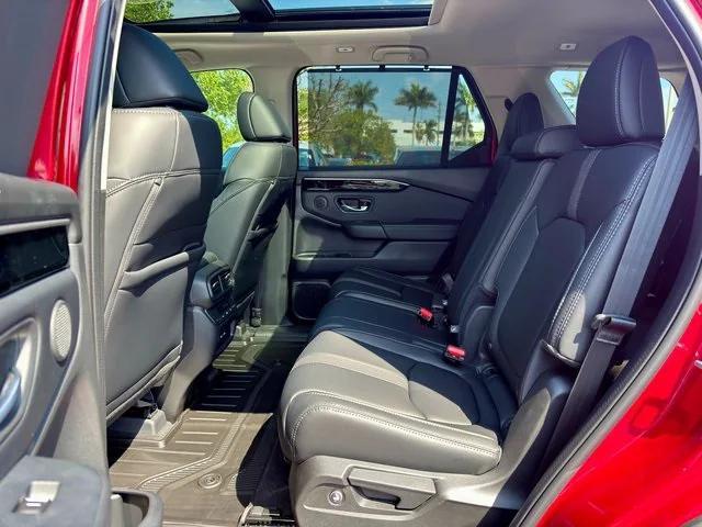 new 2025 Honda Pilot car, priced at $47,817