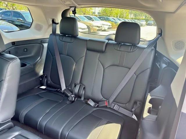 new 2025 Honda Pilot car, priced at $47,817
