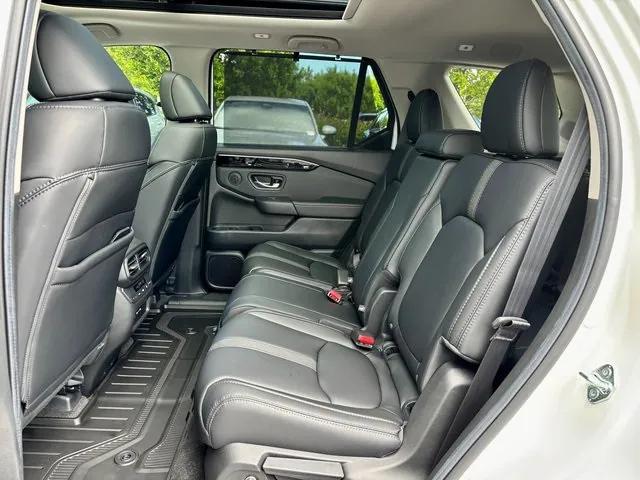 new 2025 Honda Pilot car, priced at $49,280